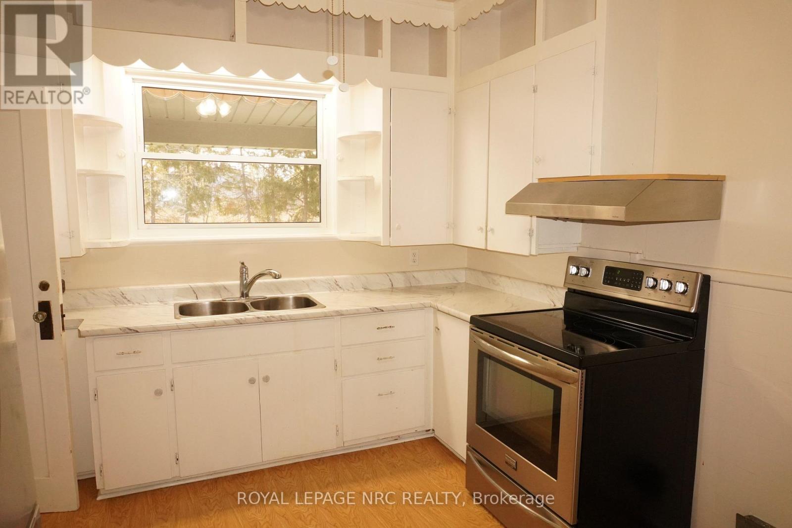 825 Garrison Road, Fort Erie, Ontario  L2A 1N6 - Photo 32 - X12494126