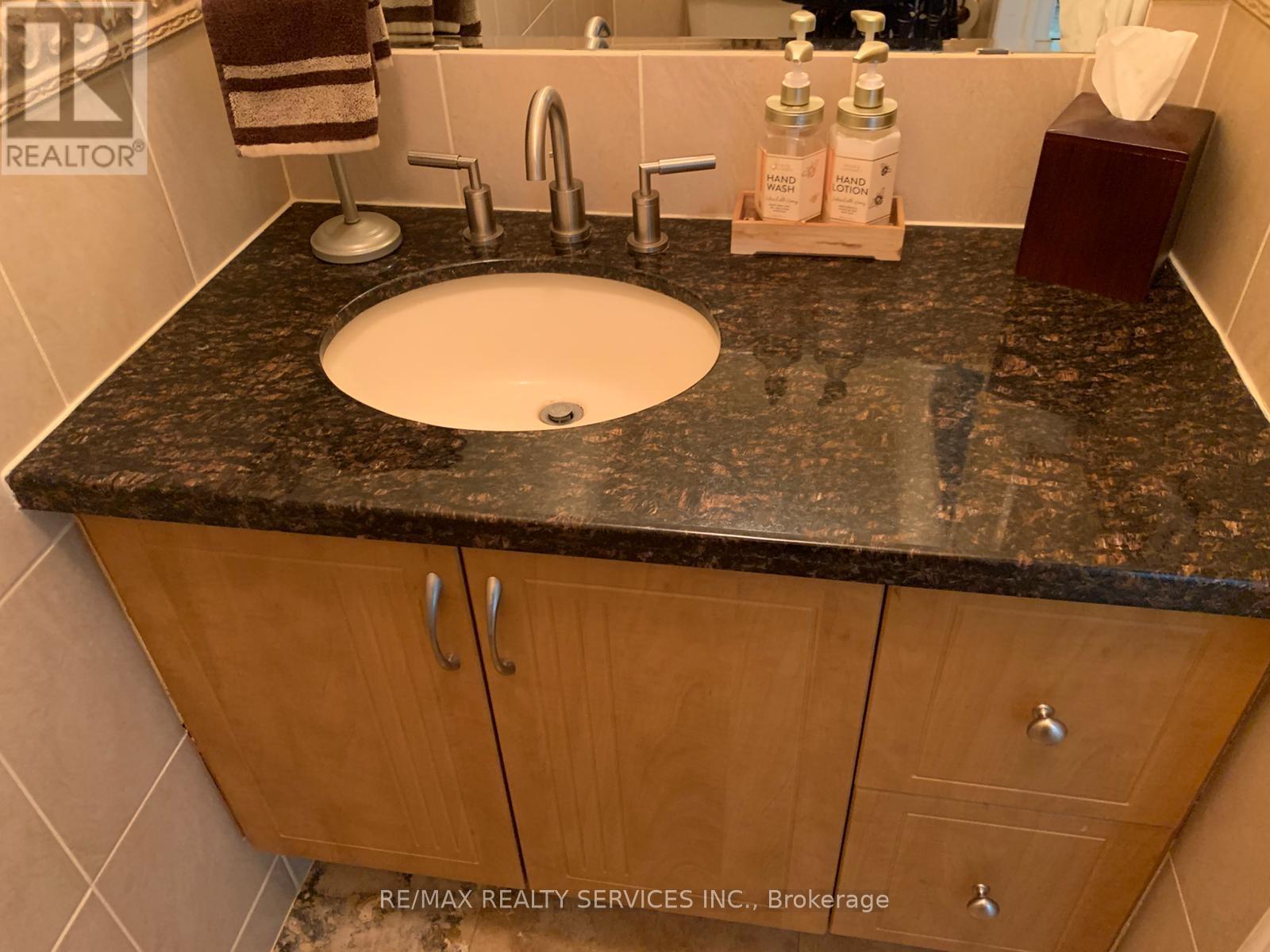 201 Bristol Road E, Mississauga, Ontario  L4Z 3V5 - Photo 23 - W12488024