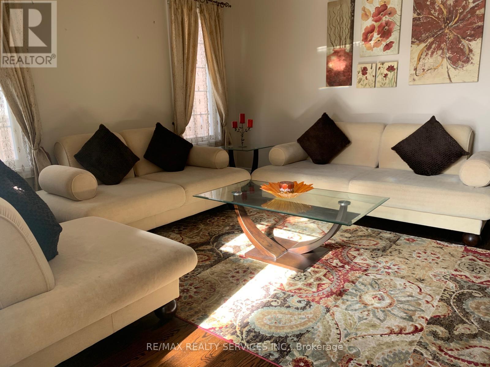 201 Bristol Road E, Mississauga, Ontario  L4Z 3V5 - Photo 4 - W12488024