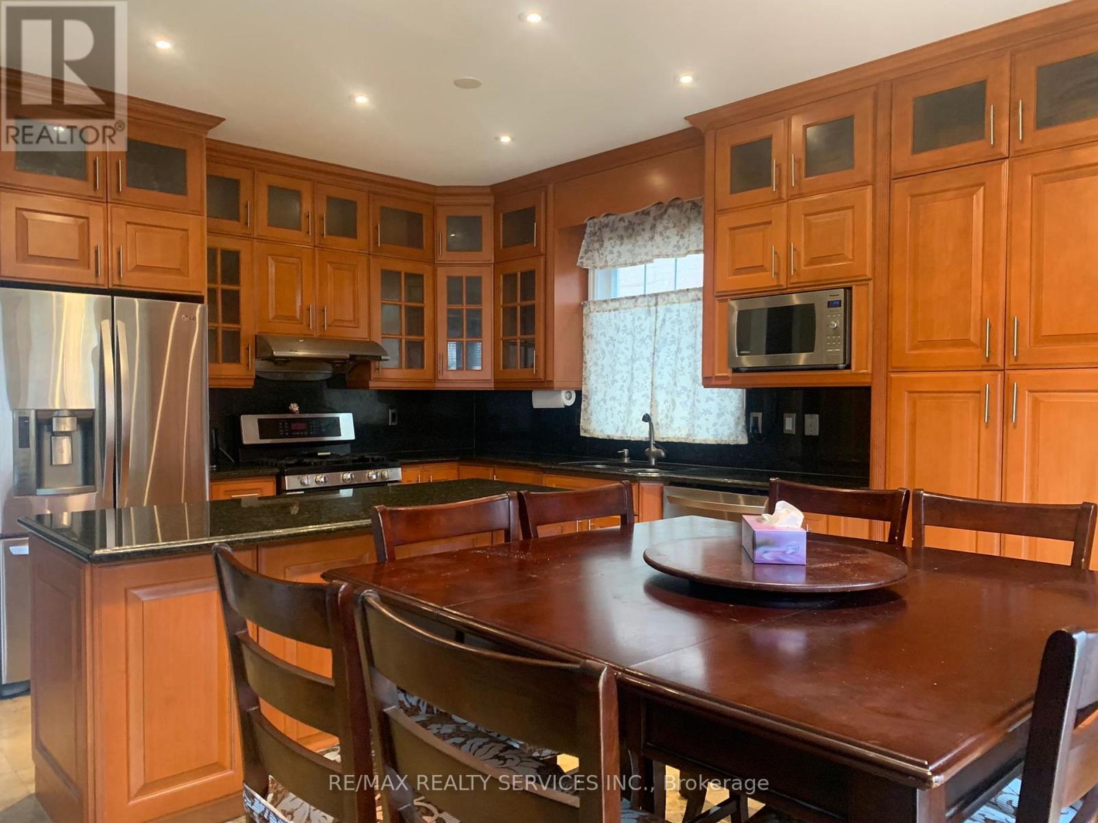 201 Bristol Road E, Mississauga, Ontario  L4Z 3V5 - Photo 11 - W12488024