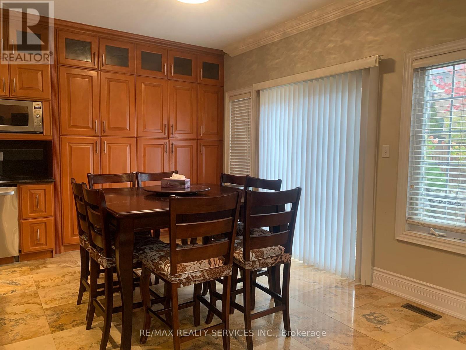 201 Bristol Road E, Mississauga, Ontario  L4Z 3V5 - Photo 9 - W12488024