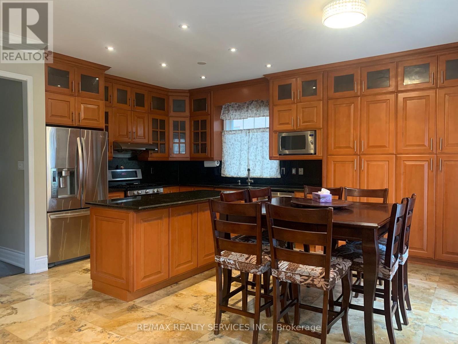 201 Bristol Road E, Mississauga, Ontario  L4Z 3V5 - Photo 8 - W12488024