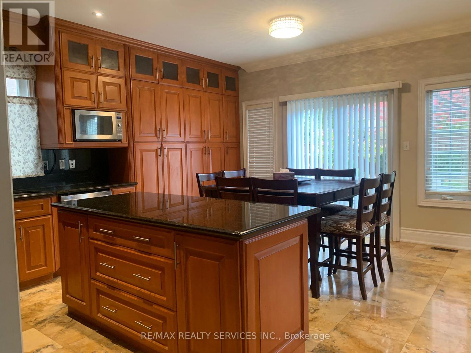 201 Bristol Road E, Mississauga, Ontario  L4Z 3V5 - Photo 12 - W12488024