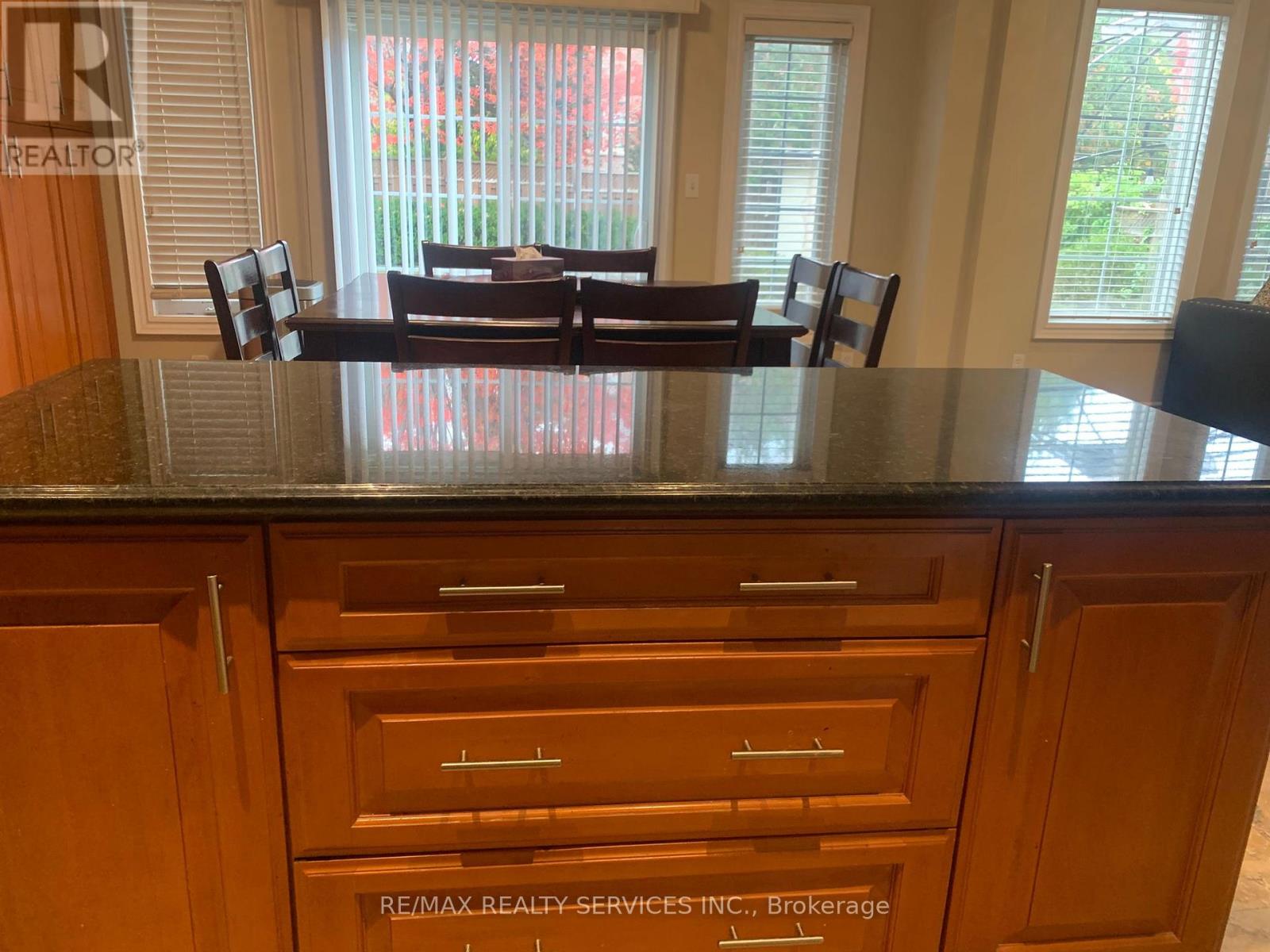 201 Bristol Road E, Mississauga, Ontario  L4Z 3V5 - Photo 13 - W12488024