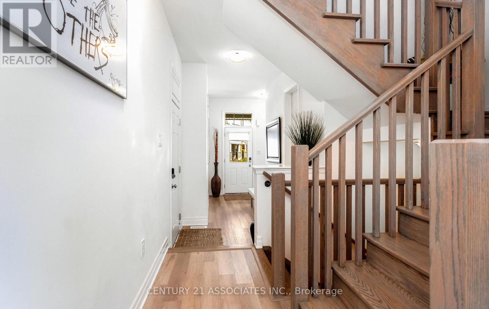 1796 Thames Circle, Milton, Ontario  L9E 1Y9 - Photo 6 - W12488464