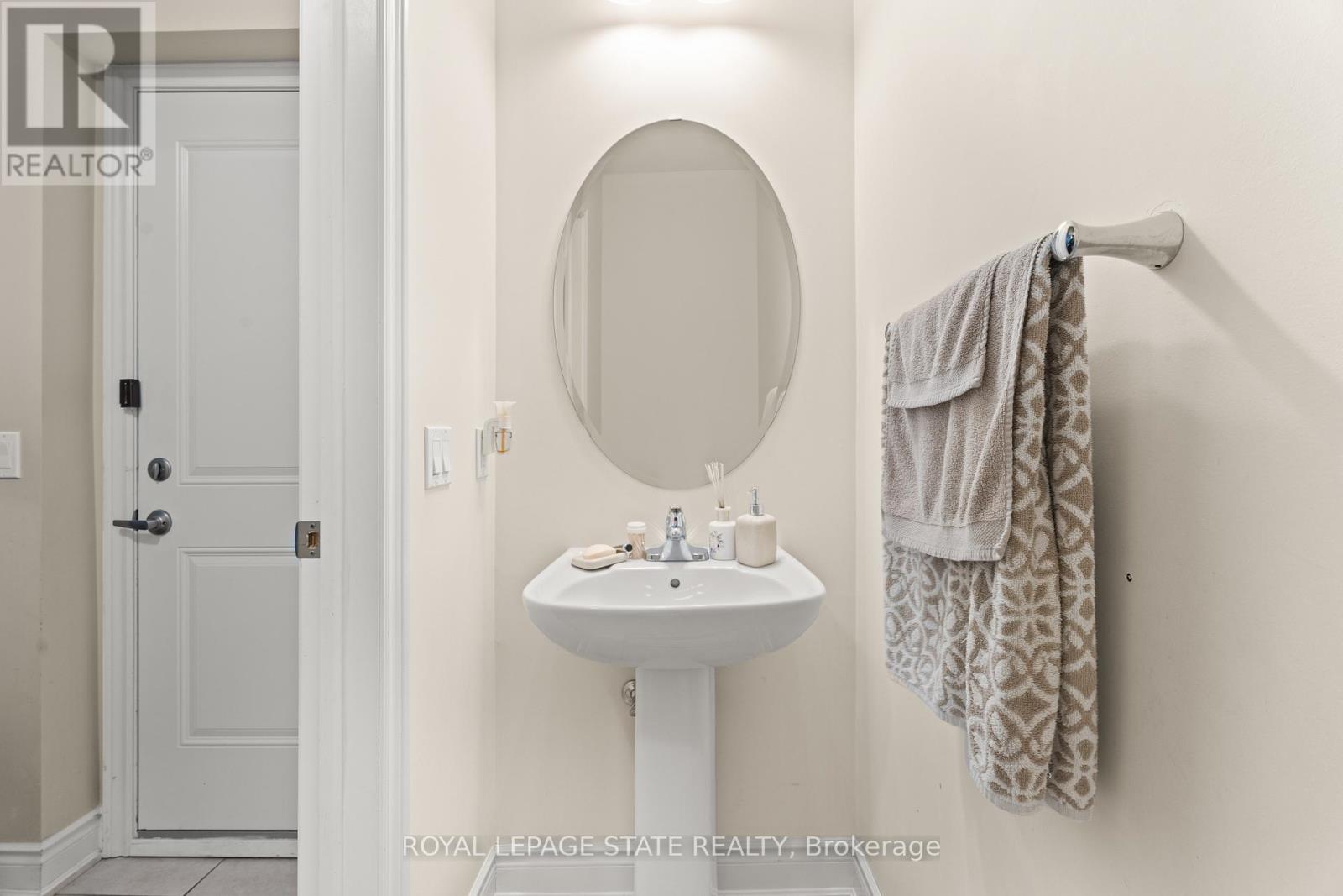 28 Heming Trail, Hamilton, Ontario  L9G 0J8 - Photo 17 - X12494086