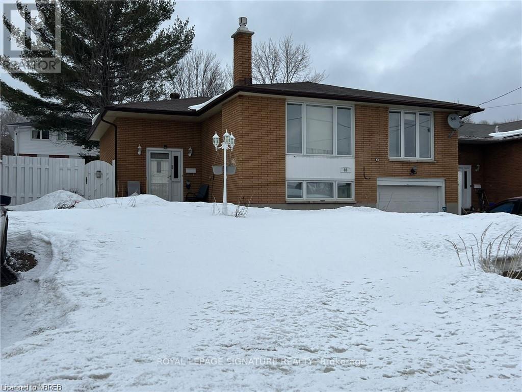 88 Beverly Road, North Bay, Ontario  P1B 7P8 - Photo 2 - X12494112