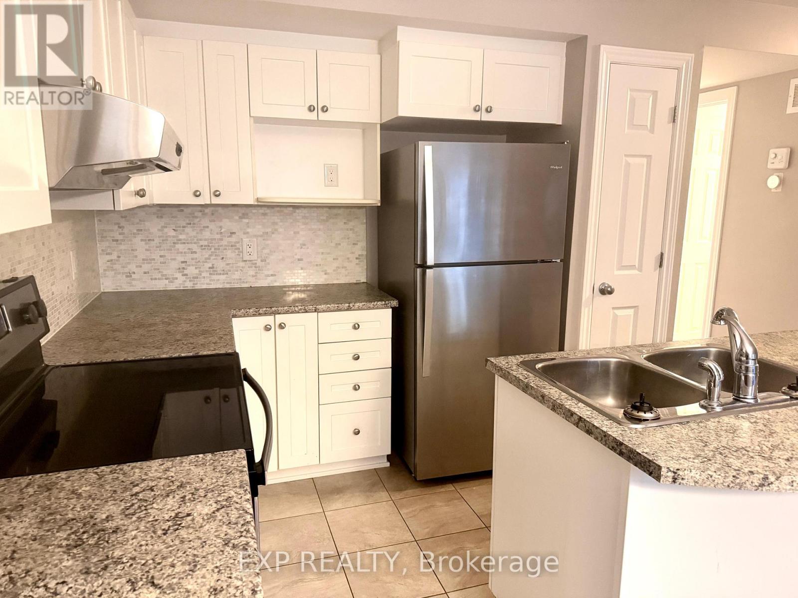 2 - 105 Bluestone Private, Ottawa, Ontario  K4A 0X7 - Photo 11 - X12446335