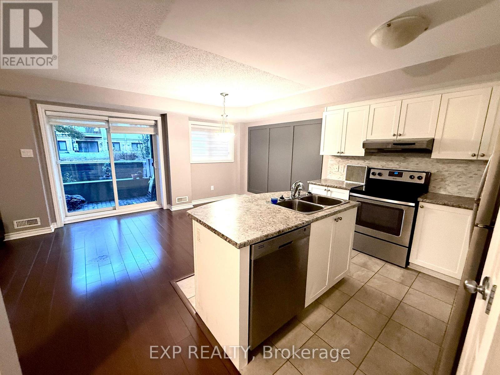 2 - 105 Bluestone Private, Ottawa, Ontario  K4A 0X7 - Photo 8 - X12446335