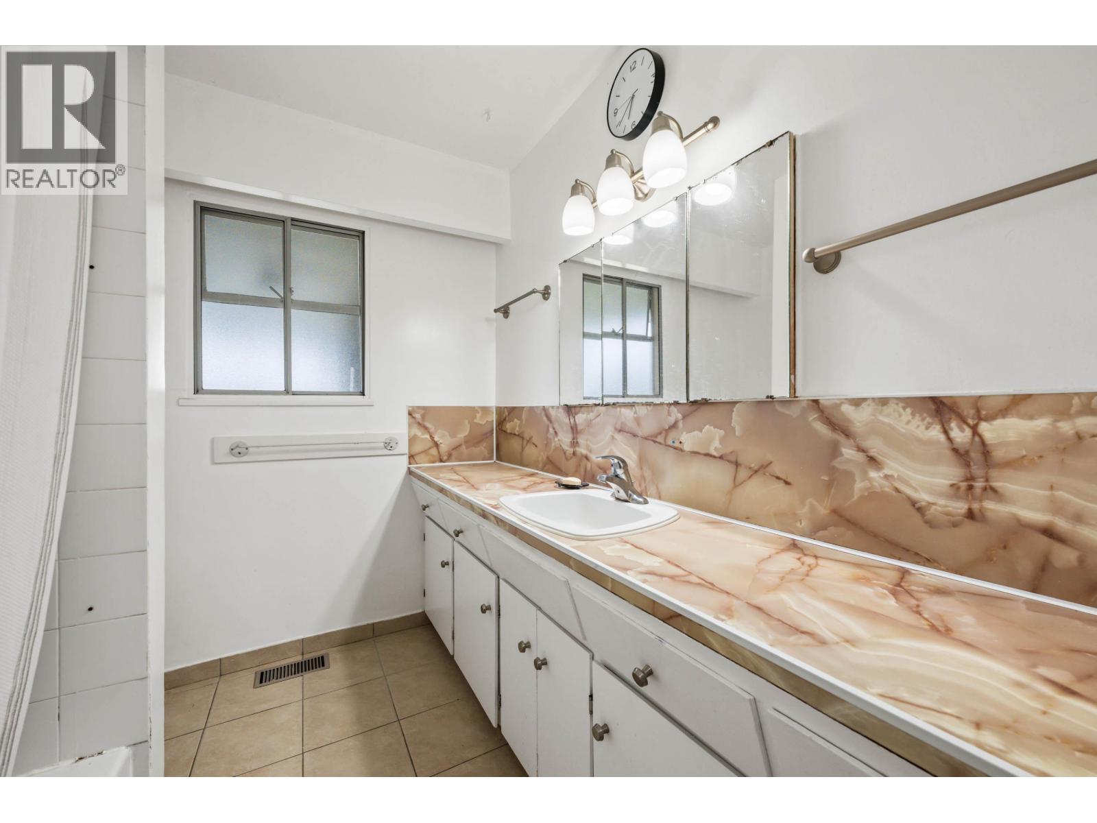 1698 Sprice Avenue, Coquitlam, British Columbia  V3J 2P6 - Photo 14 - R3063512