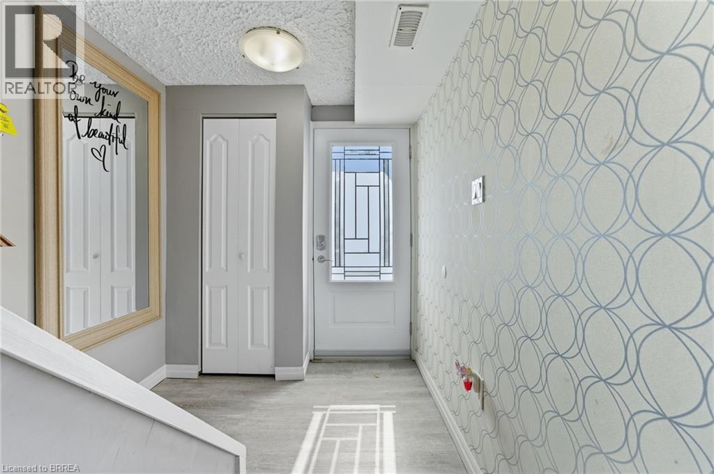 287 Stanley Street Unit# C, Brantford, Ontario  N3S 7K3 - Photo 3 - 40769100