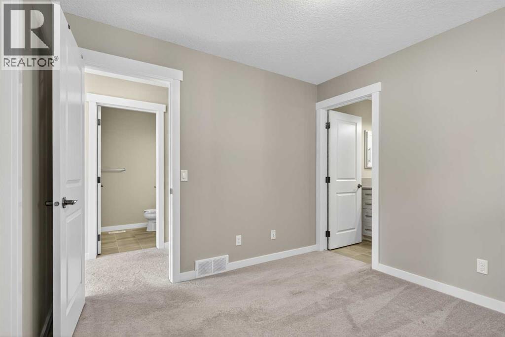 574 Sherwood Boulevard Nw, Calgary, Alberta  T3R 0R7 - Photo 35 - A2252427