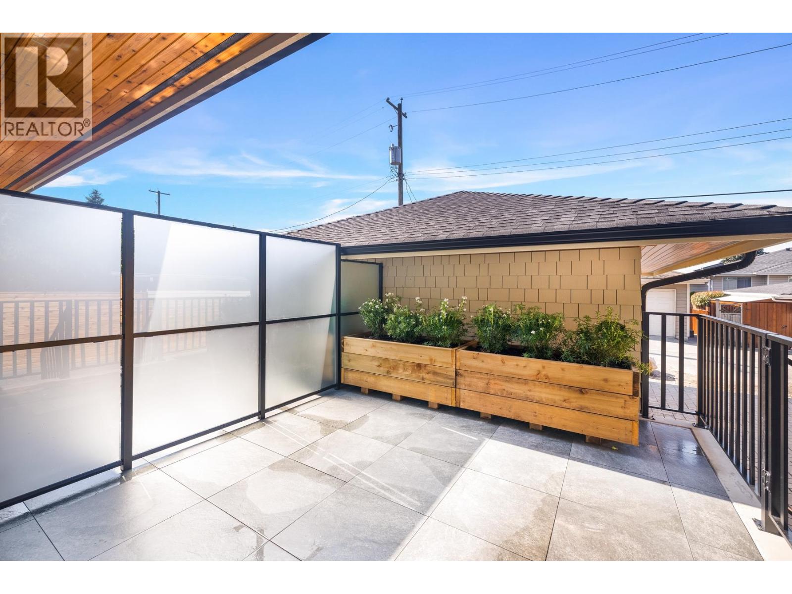 265 W 6th Street, North Vancouver, British Columbia  V7M 1K7 - Photo 6 - R3063499