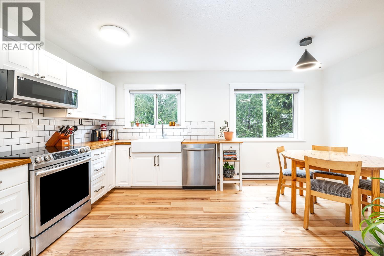 40628 Perth Drive, Squamish, British Columbia  V0N 1T0 - Photo 3 - R3063514