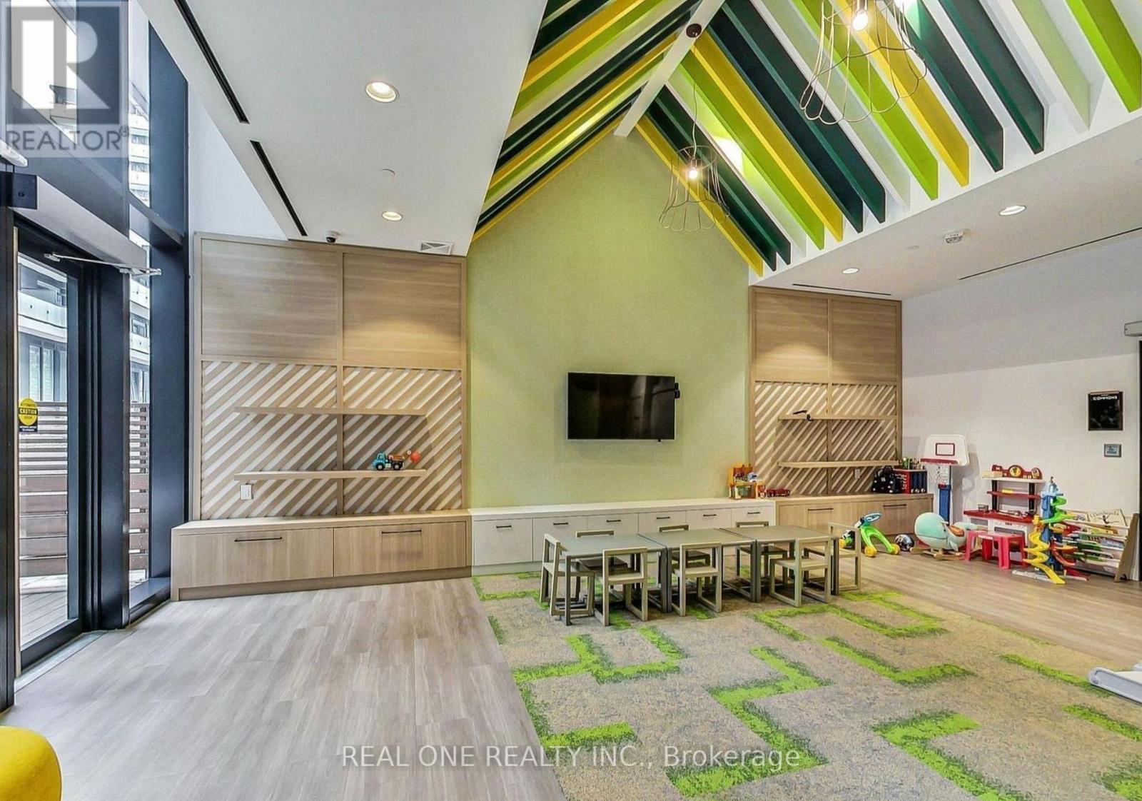 S123 - 180 Mill Street, Toronto, Ontario  M5A 0V7 - Photo 12 - C12494132