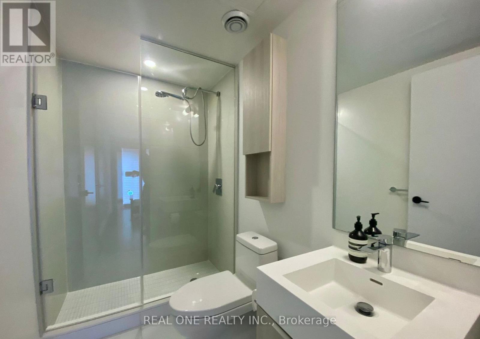 S123 - 180 Mill Street, Toronto, Ontario  M5A 0V7 - Photo 7 - C12494132