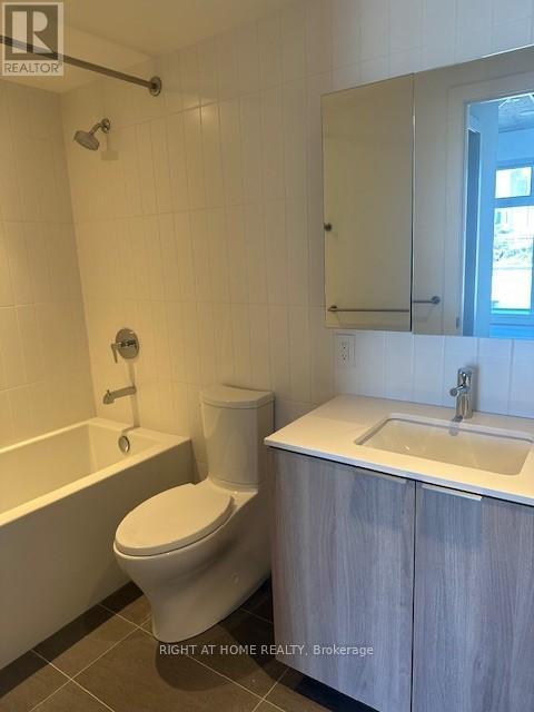 2101b - 762 Bathurst Street, Toronto, Ontario  M5S 2R6 - Photo 10 - C12494164