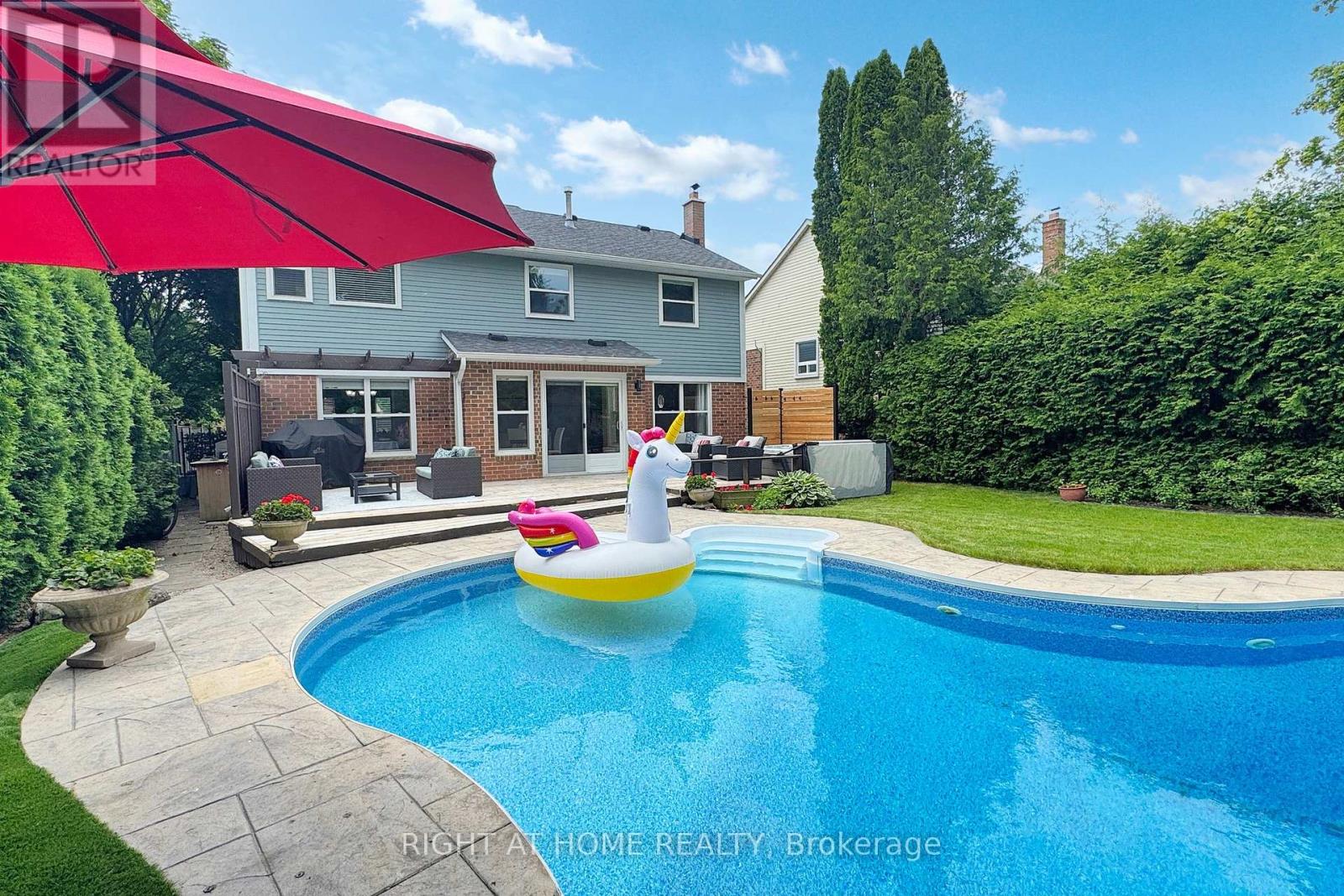 363 Crossland Gate, Newmarket, Ontario  L3X 1B5 - Photo 32 - N12494122