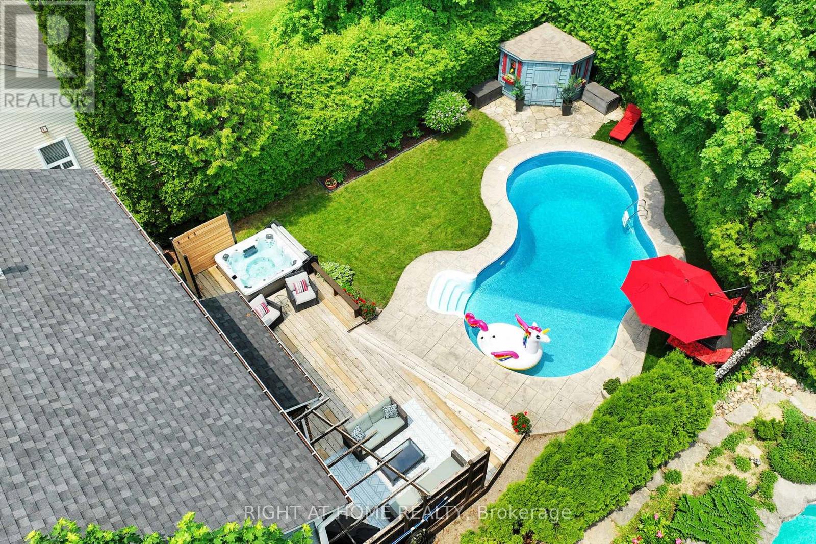 363 Crossland Gate, Newmarket, Ontario  L3X 1B5 - Photo 41 - N12494122