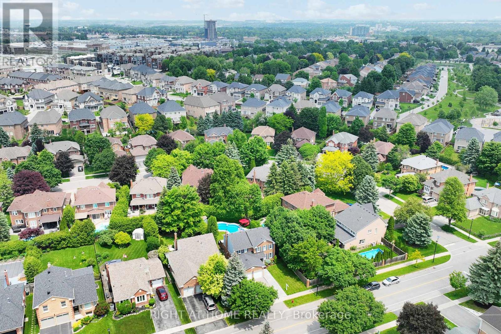 363 Crossland Gate, Newmarket, Ontario  L3X 1B5 - Photo 43 - N12494122