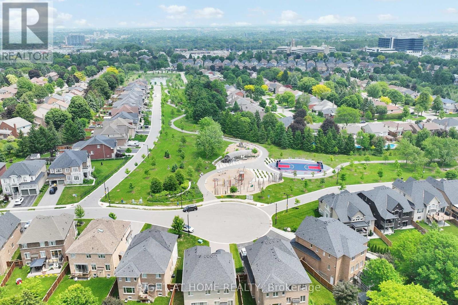 363 Crossland Gate, Newmarket, Ontario  L3X 1B5 - Photo 44 - N12494122