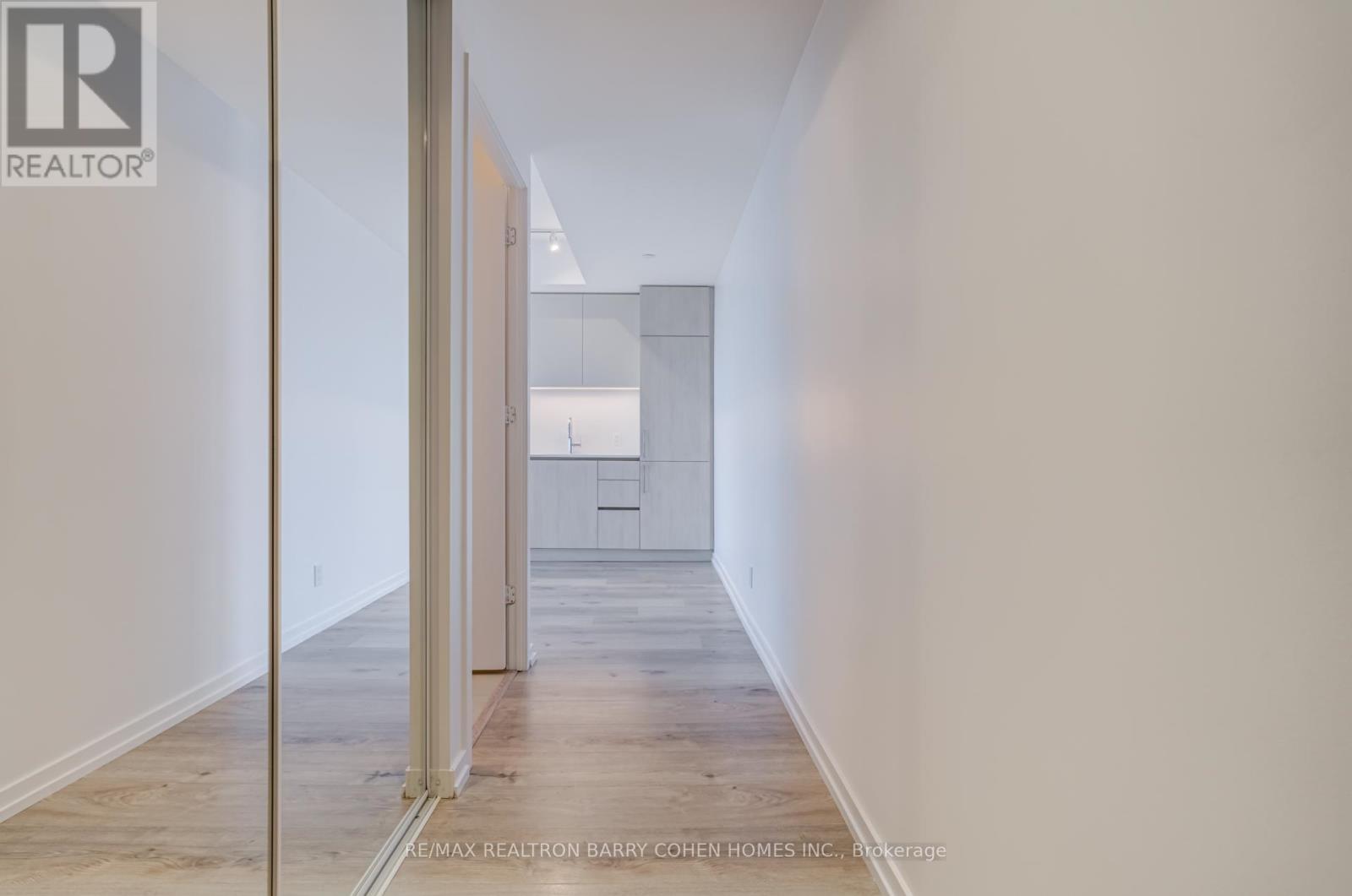 4015 - 1000 Portage Parkway, Vaughan, Ontario  L4K 0L1 - Photo 3 - N12494124