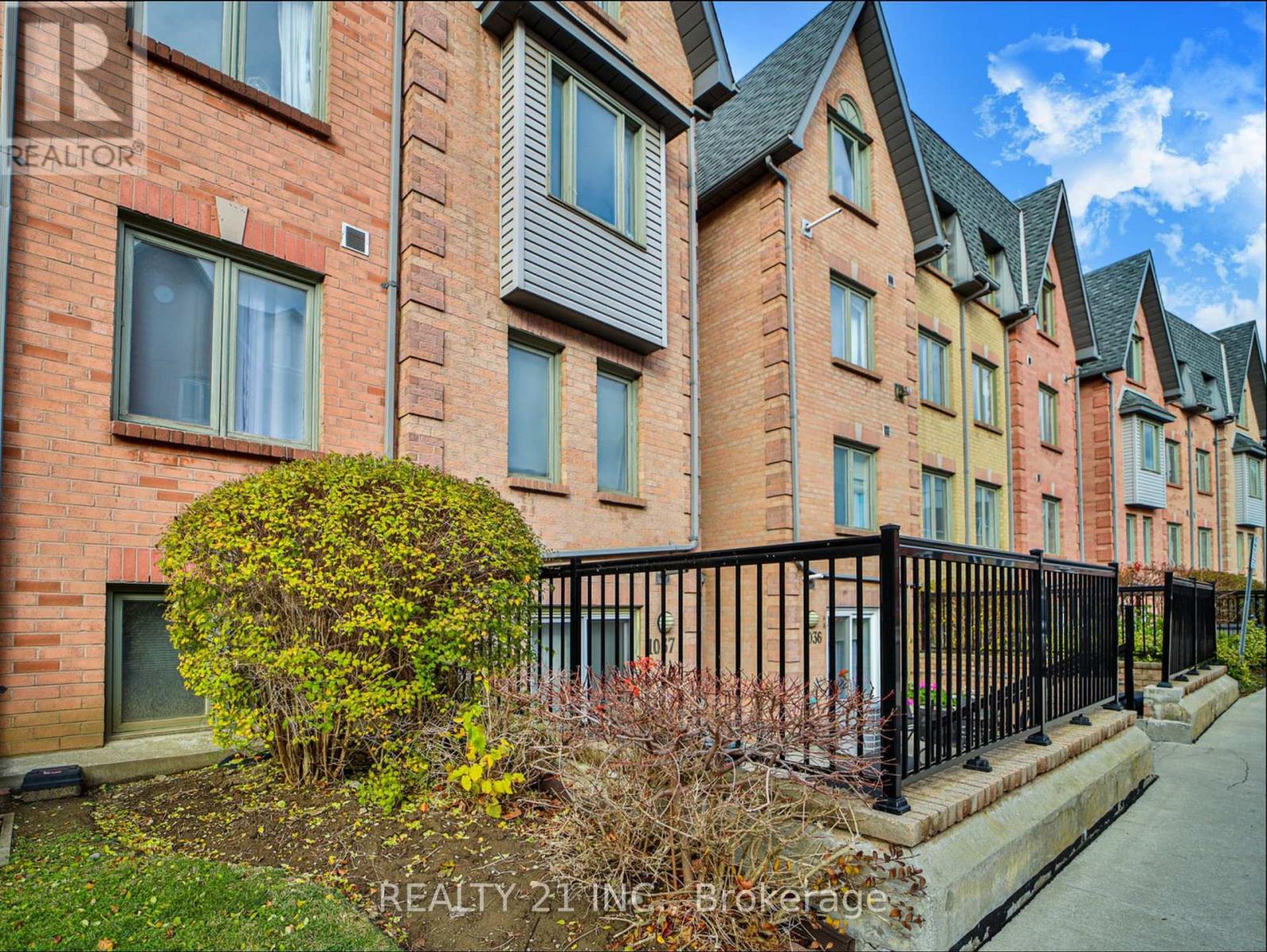 1036 - 75 Weldrick Road E, Richmond Hill, Ontario  L4C 0H9 - Photo 35 - N12494156