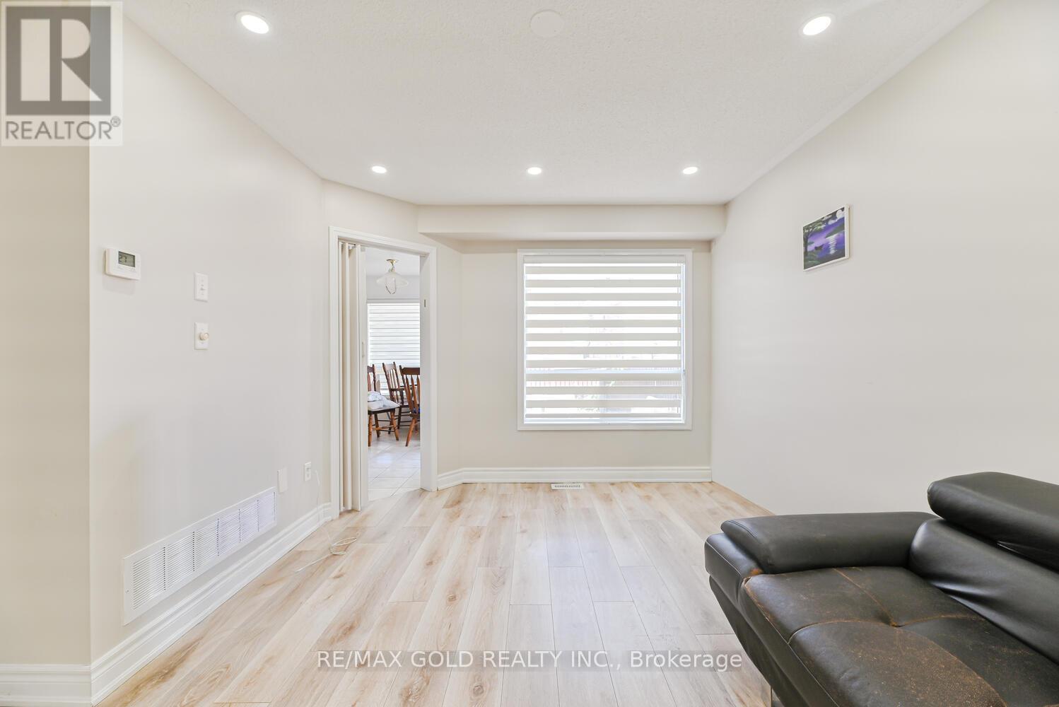 17 Levida Street, Brampton, Ontario  L6P 2Y6 - Photo 11 - W12494114