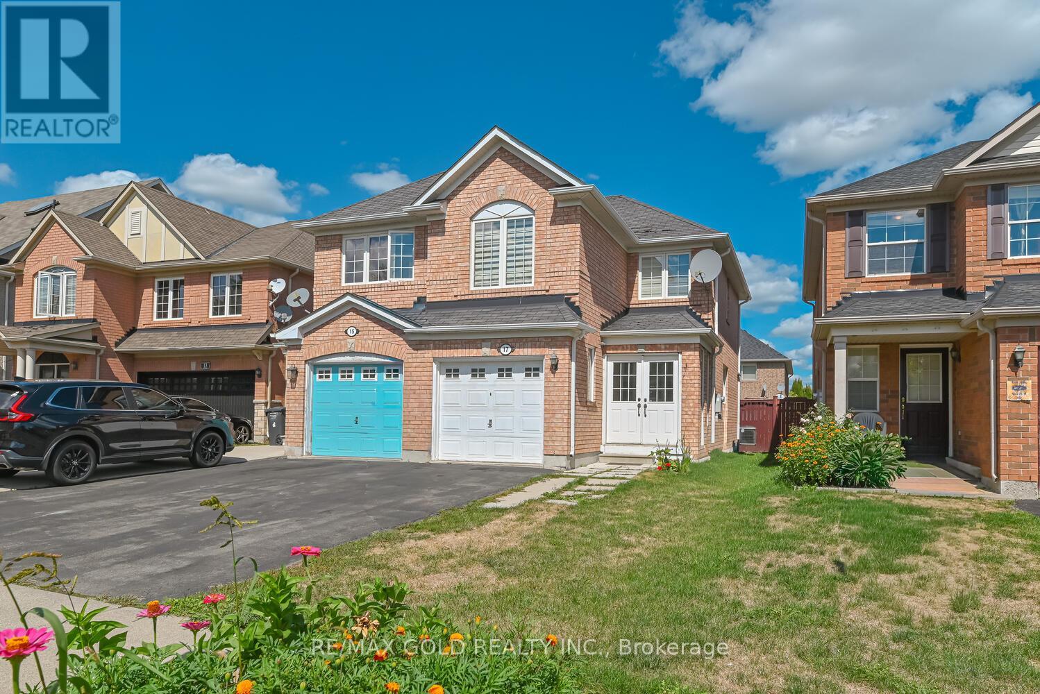 17 Levida Street, Brampton, Ontario  L6P 2Y6 - Photo 2 - W12494114