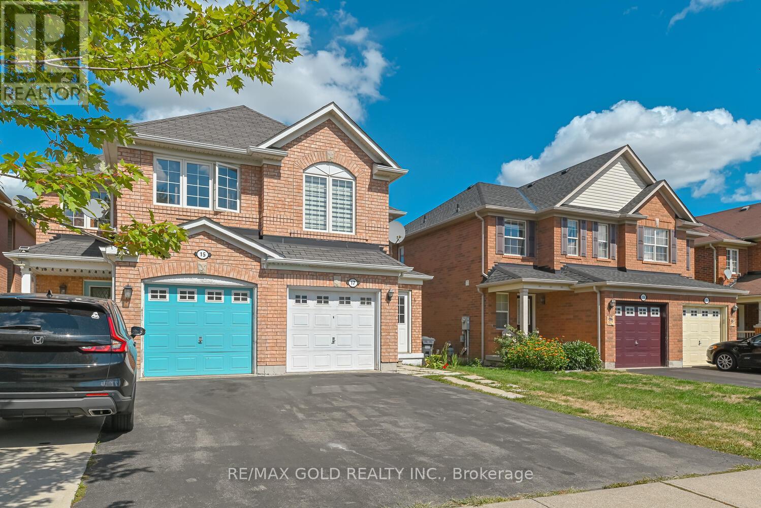 17 Levida Street, Brampton, Ontario  L6P 2Y6 - Photo 3 - W12494114