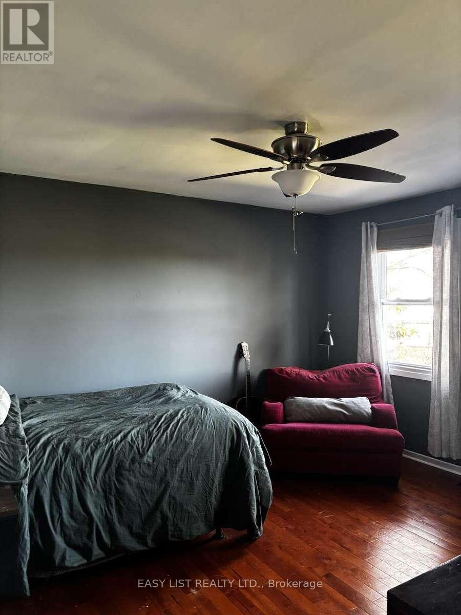 6942 Barrisdale Drive, Mississauga, Ontario  L5N 2H4 - Photo 26 - W12494118