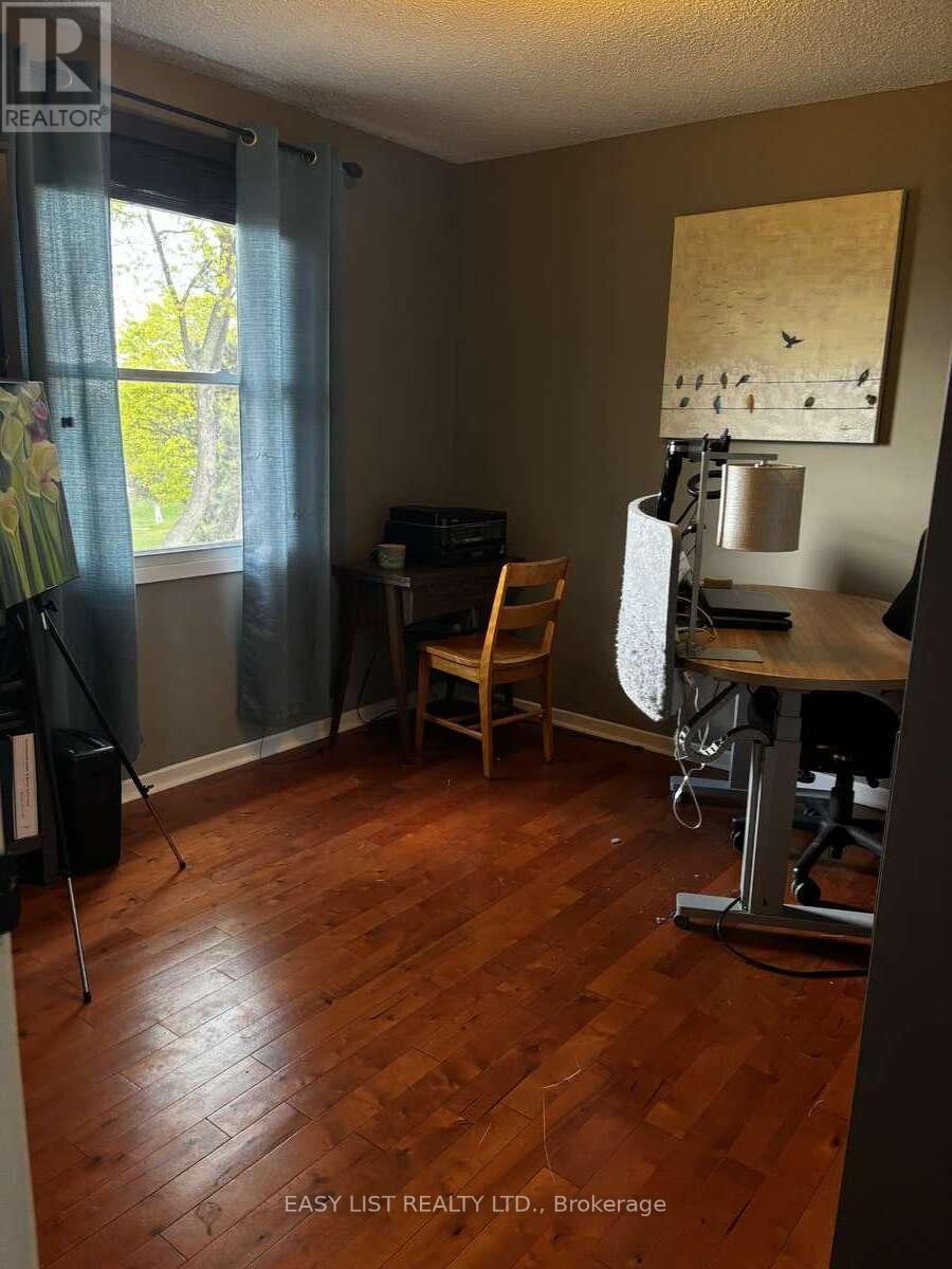 6942 Barrisdale Drive, Mississauga, Ontario  L5N 2H4 - Photo 28 - W12494118