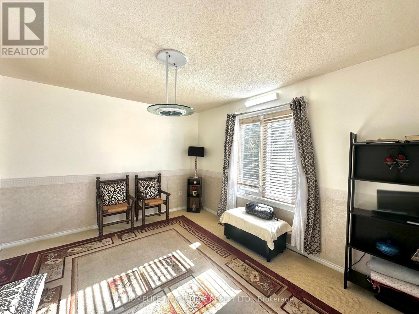 41 Woodstream Avenue E, Brampton, Ontario  L6R 1N7 - Photo 11 - W12494128