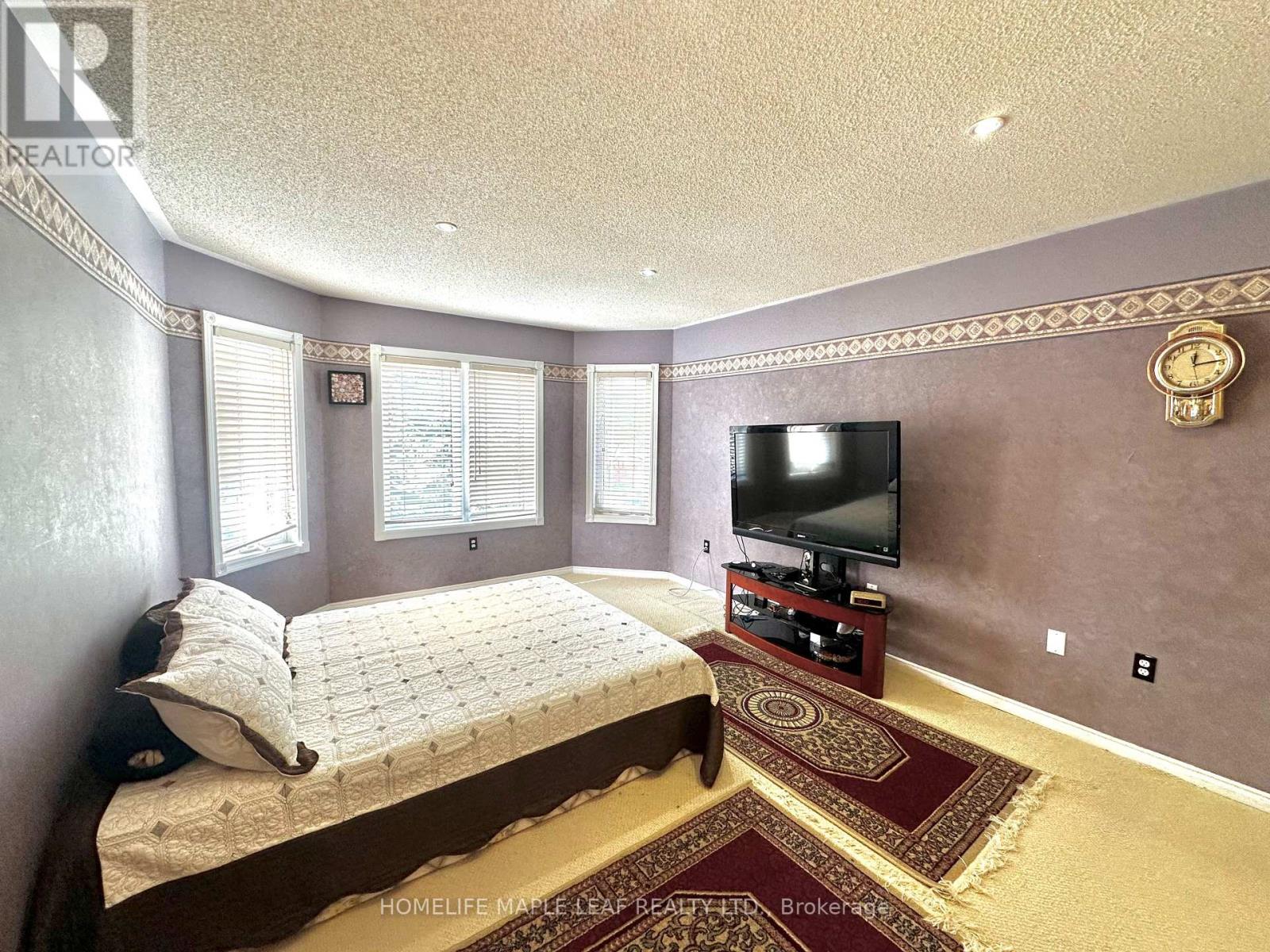 41 Woodstream Avenue E, Brampton, Ontario  L6R 1N7 - Photo 15 - W12494128