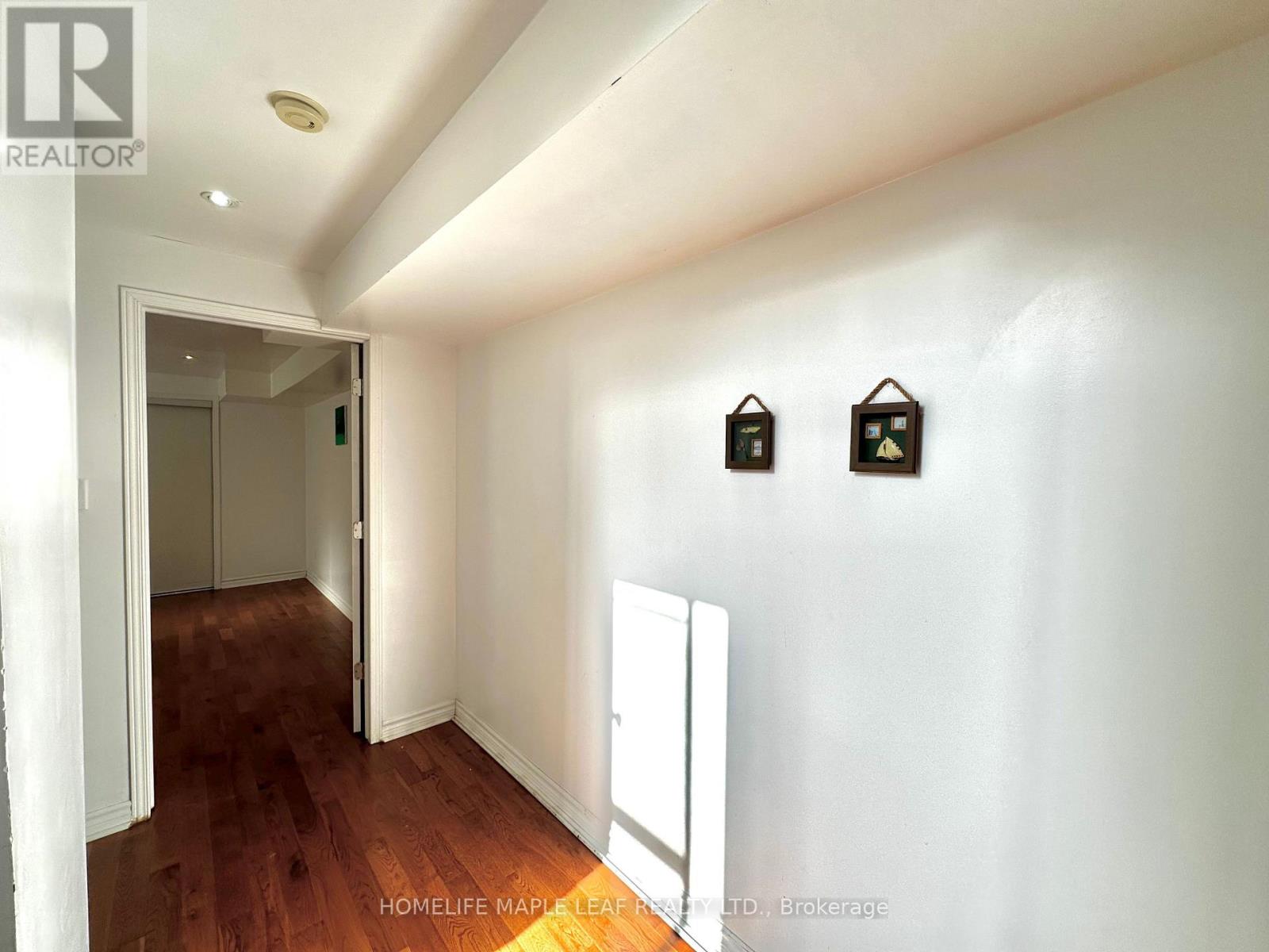 41 Woodstream Avenue E, Brampton, Ontario  L6R 1N7 - Photo 23 - W12494128