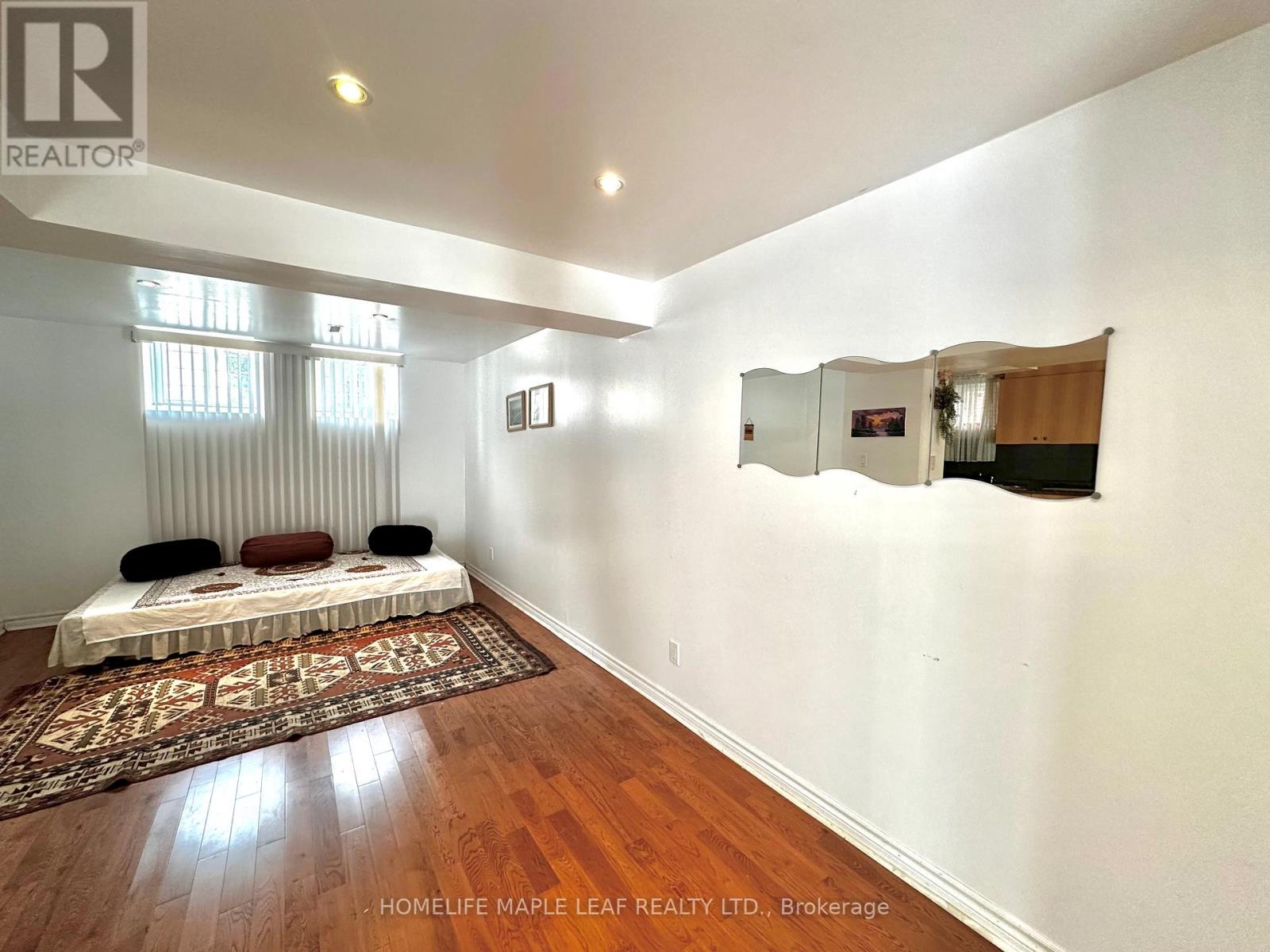 41 Woodstream Avenue E, Brampton, Ontario  L6R 1N7 - Photo 28 - W12494128