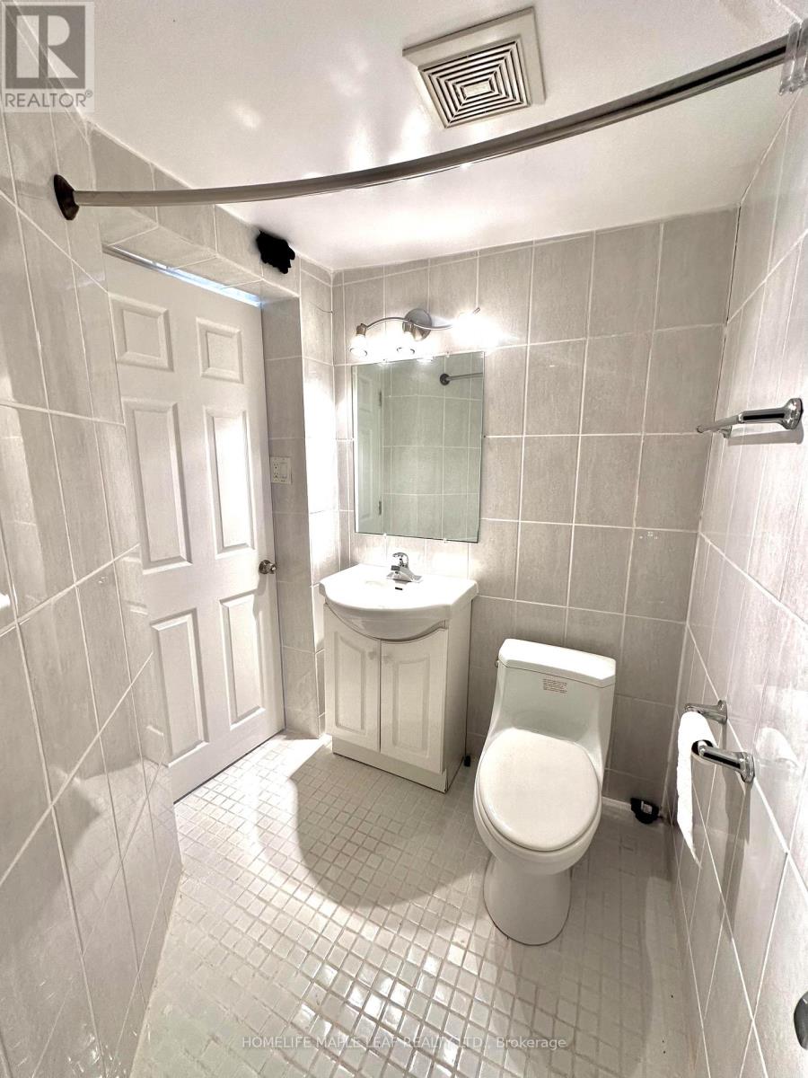 41 Woodstream Avenue E, Brampton, Ontario  L6R 1N7 - Photo 29 - W12494128