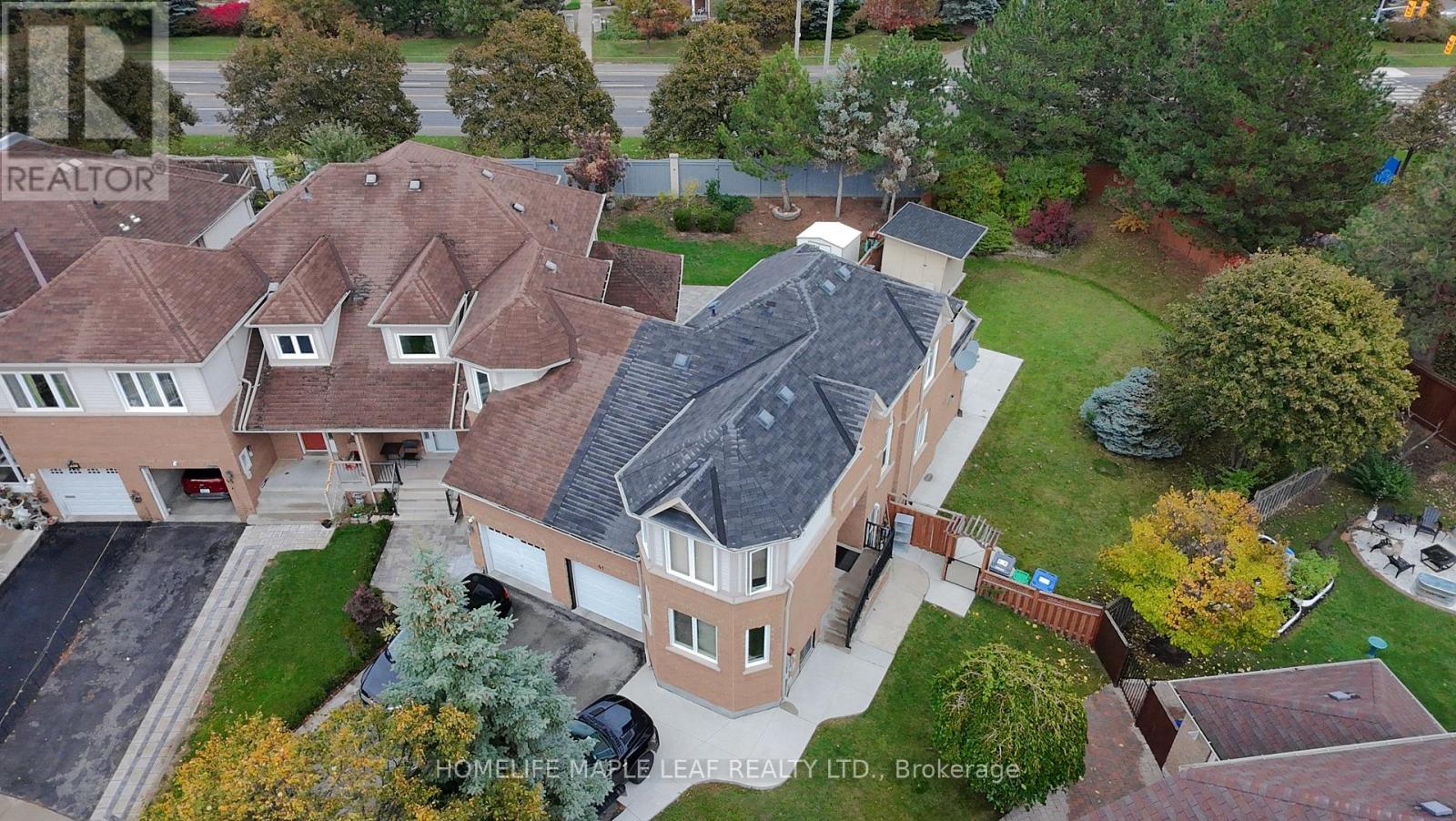 41 Woodstream Avenue E, Brampton, Ontario  L6R 1N7 - Photo 3 - W12494128