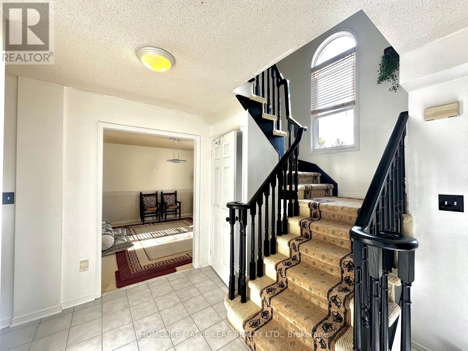 41 Woodstream Avenue E, Brampton, Ontario  L6R 1N7 - Photo 4 - W12494128