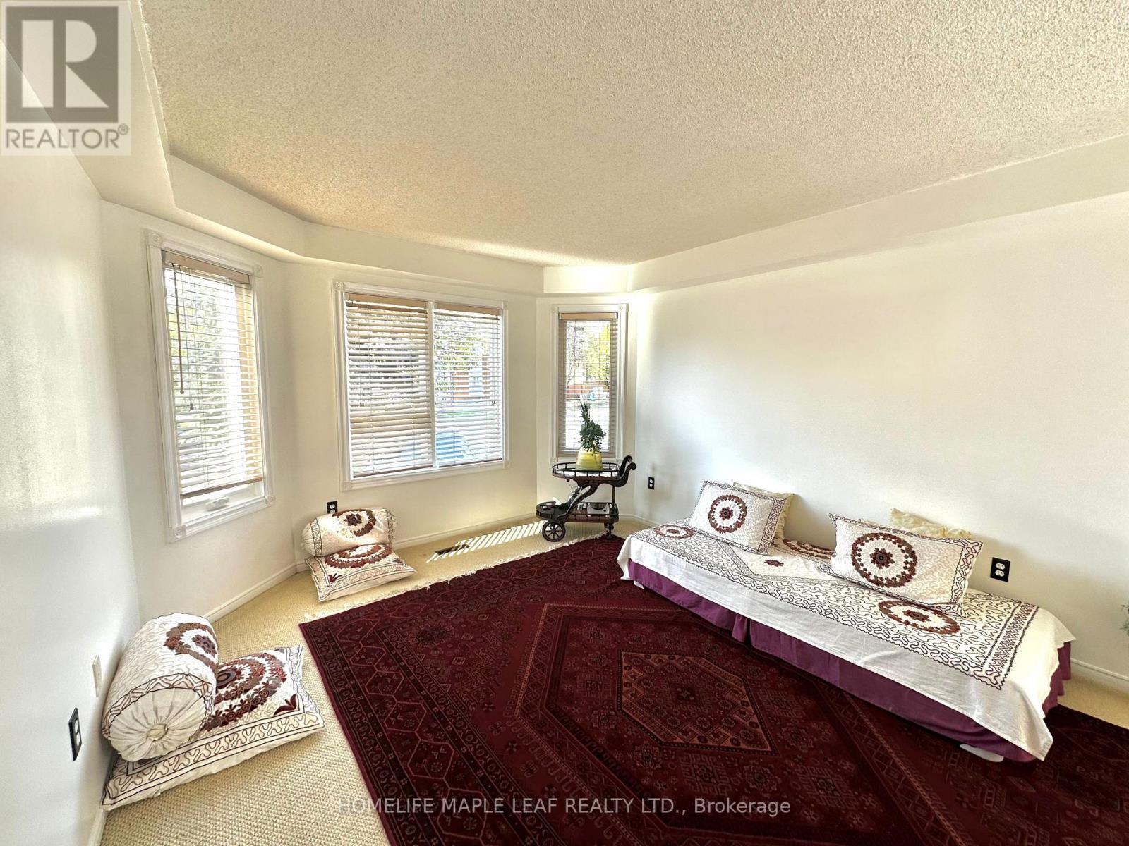 41 Woodstream Avenue E, Brampton, Ontario  L6R 1N7 - Photo 8 - W12494128