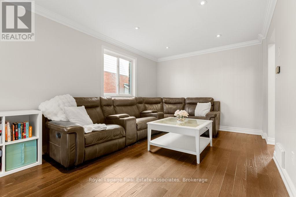 2913 Darien Road, Burlington (Rose), Ontario  L7M 4K2 - Photo 12 - W12494152