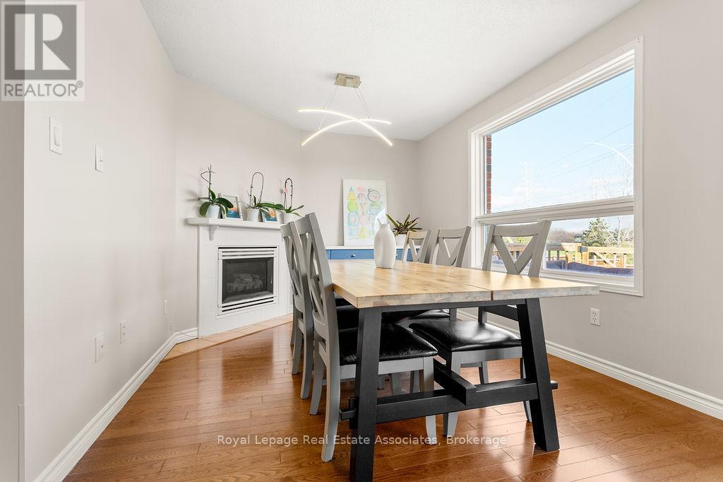 2913 Darien Road, Burlington (Rose), Ontario  L7M 4K2 - Photo 15 - W12494152