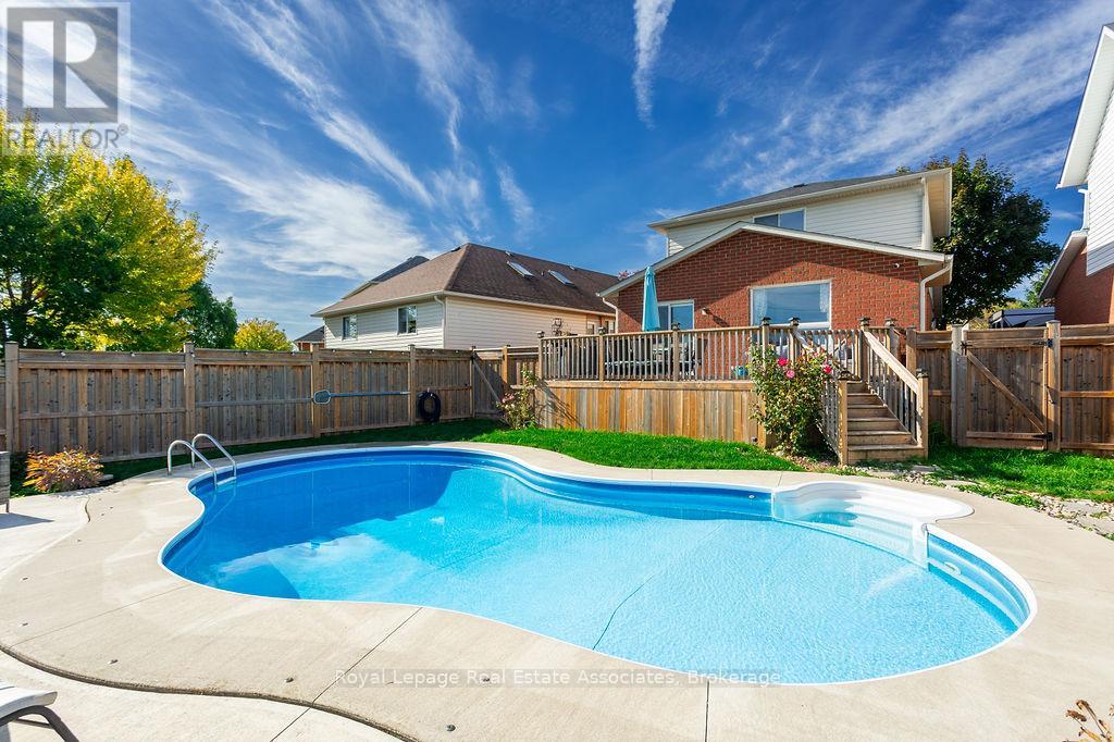 2913 Darien Road, Burlington, Ontario  L7M 4K2 - Photo 3 - W12494152