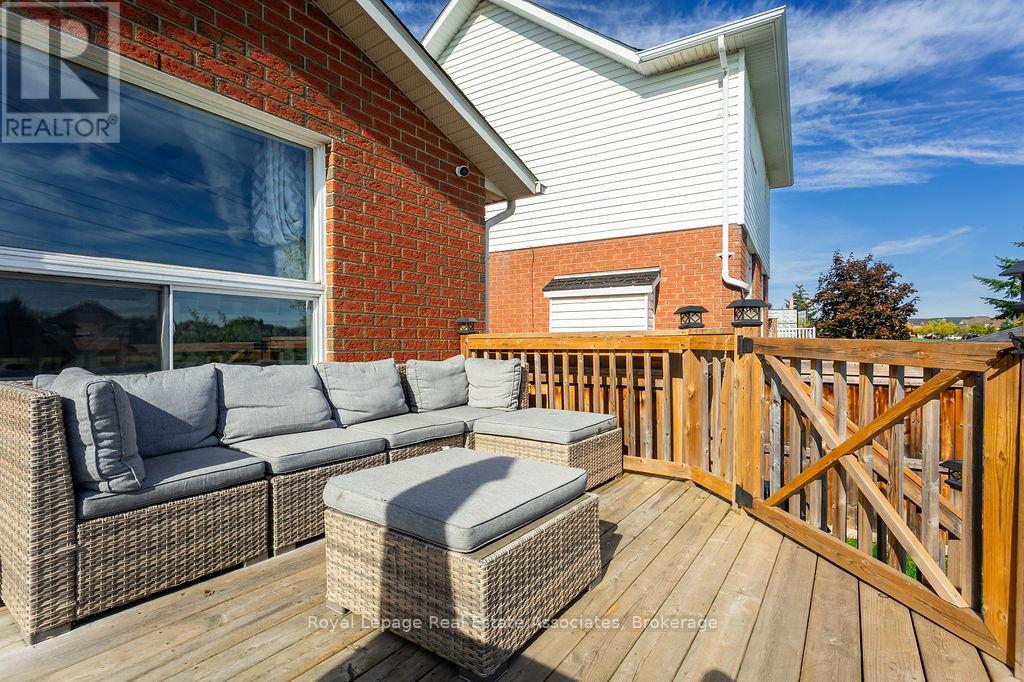 2913 Darien Road, Burlington, Ontario  L7M 4K2 - Photo 7 - W12494152