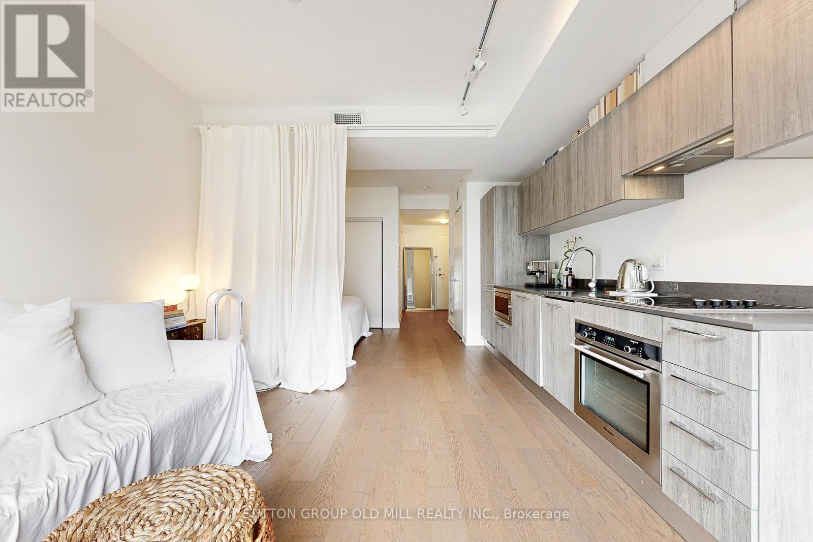 201 - 530 Indian Grove, Toronto (Junction Area), Ontario  M6P 0B3 - Photo 19 - W12494154