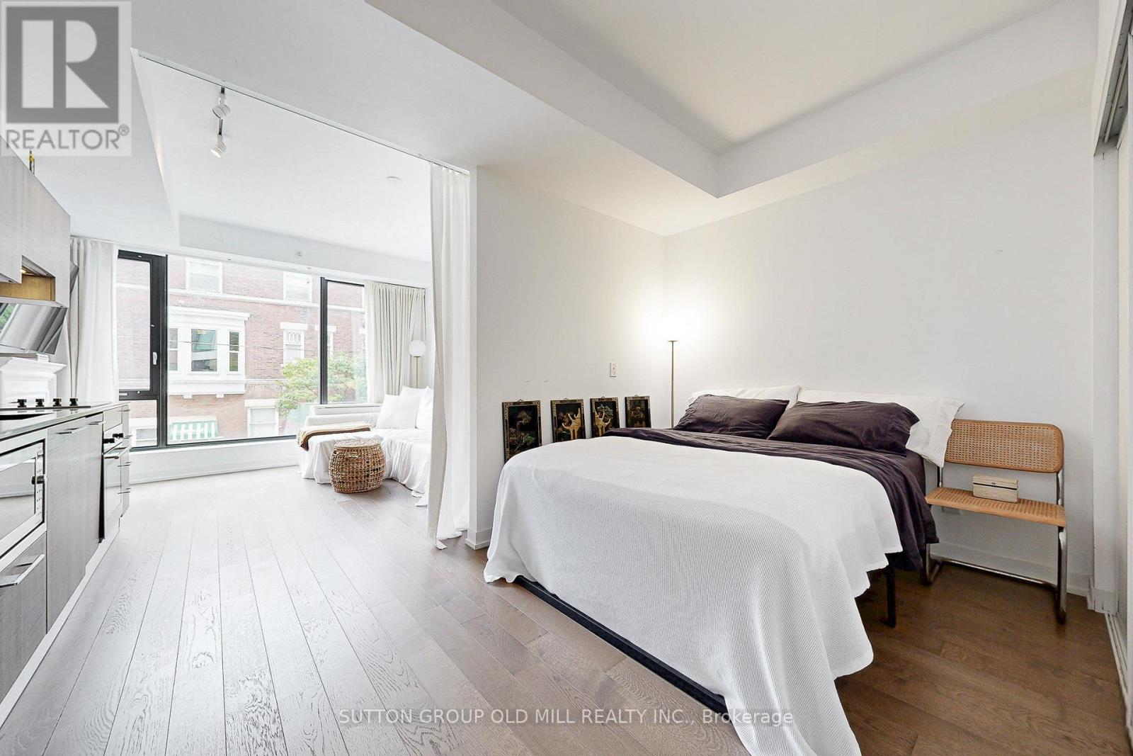 201 - 530 Indian Grove, Toronto (Junction Area), Ontario  M6P 0B3 - Photo 8 - W12494154