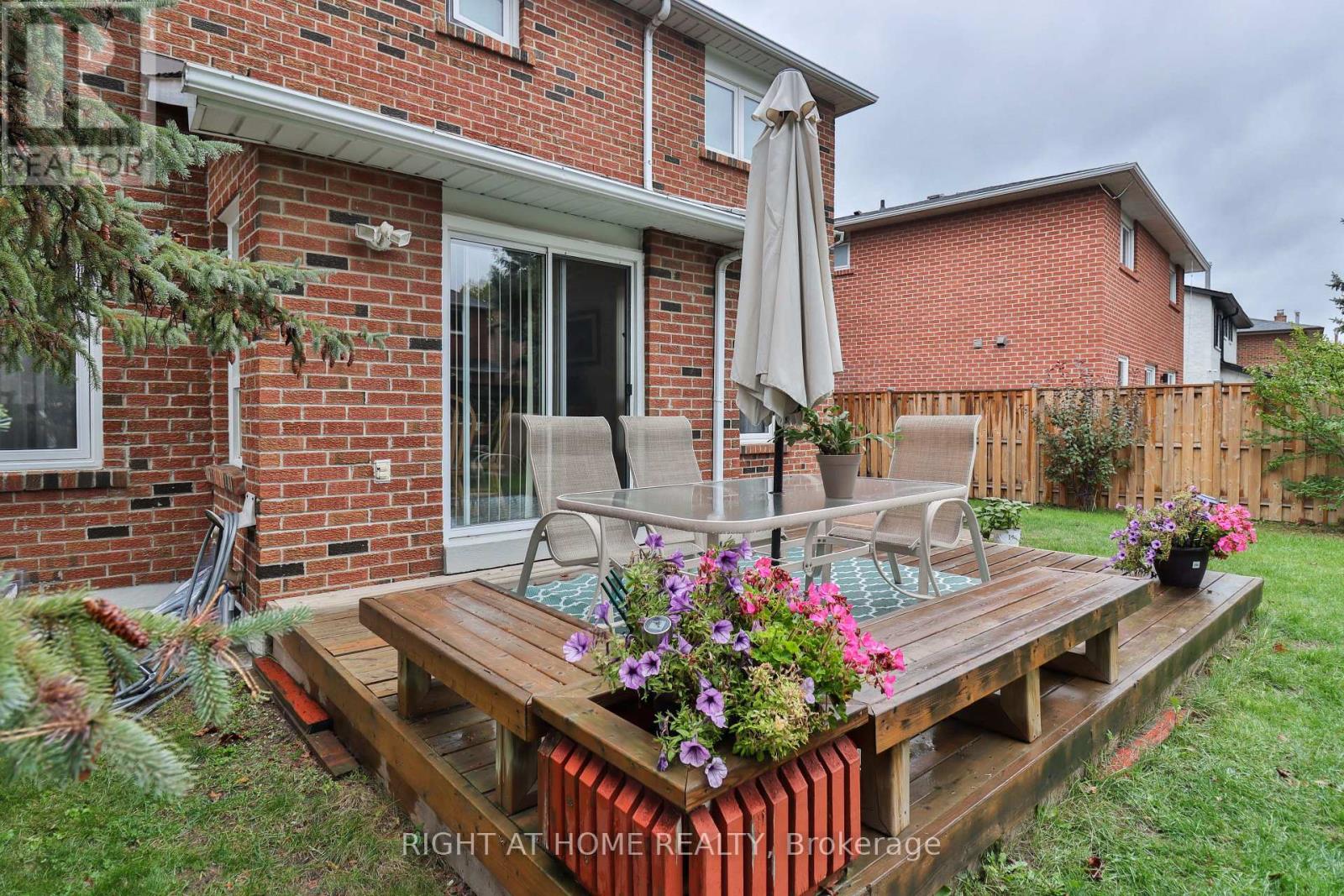 1433 Bough Beeches Boulevard, Mississauga, Ontario  L4W 3B4 - Photo 43 - W12494136