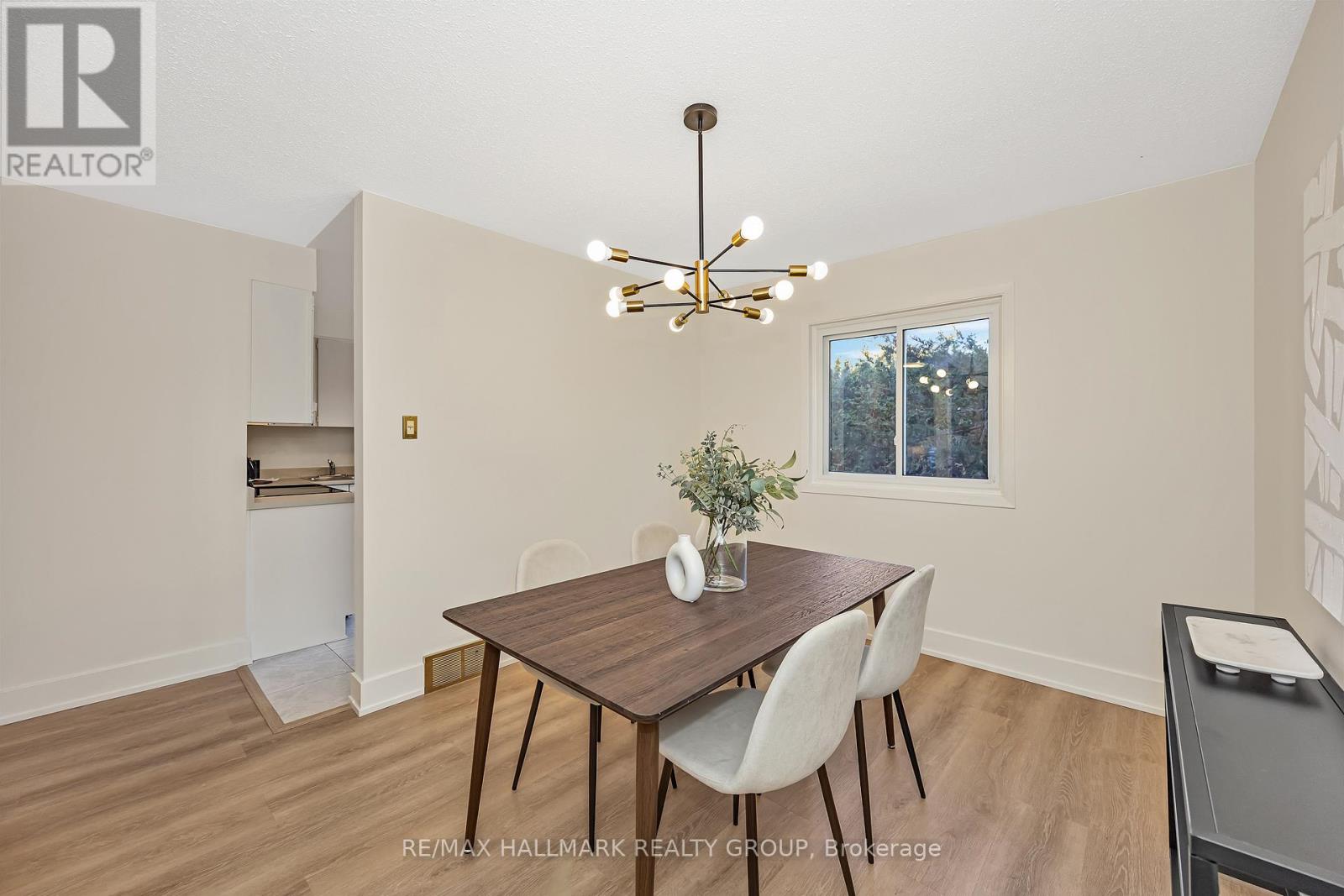 698 Malibu Terrace, Ottawa, Ontario  K2C 3T8 - Photo 12 - X12494194