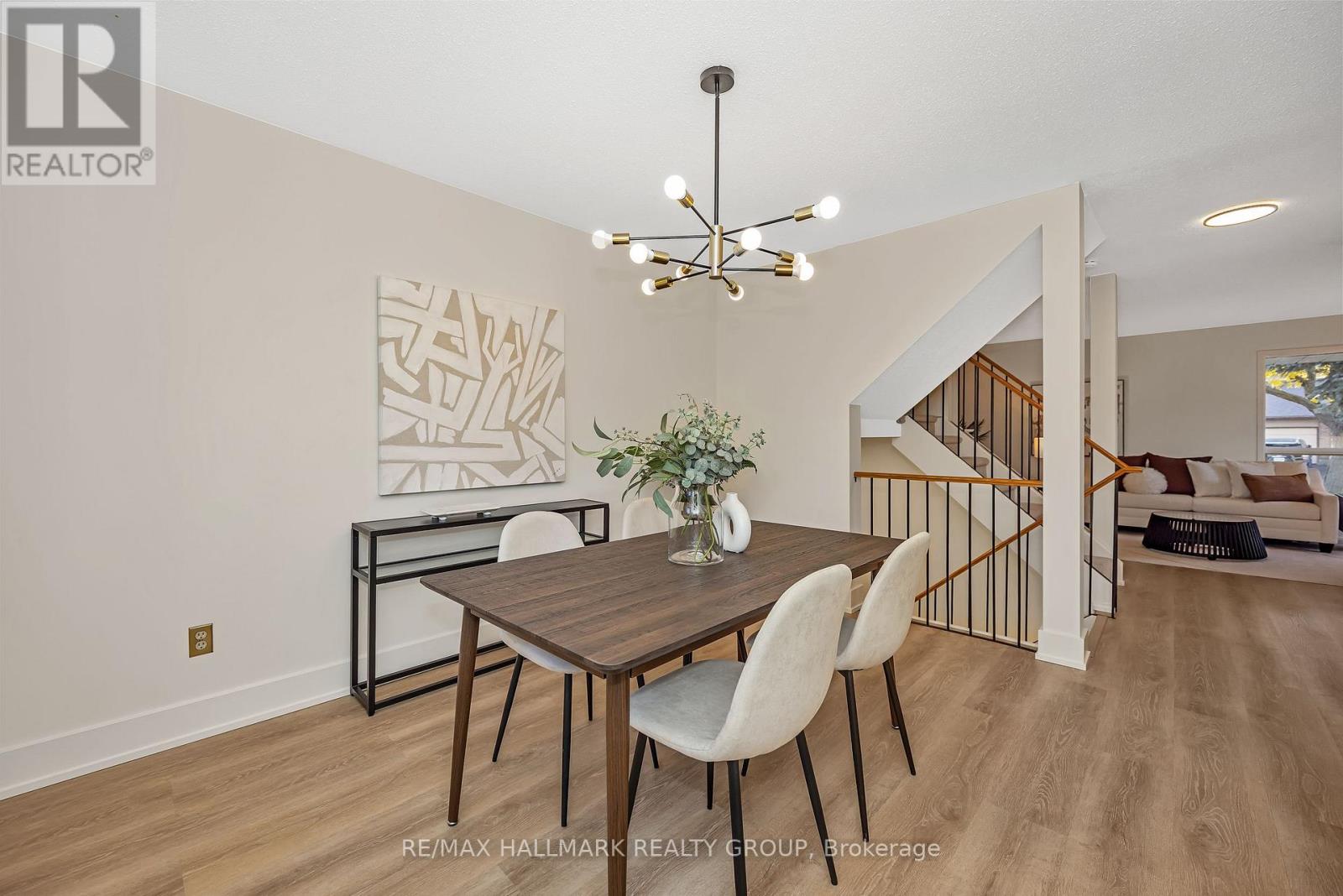 698 Malibu Terrace, Ottawa, Ontario  K2C 3T8 - Photo 13 - X12494194