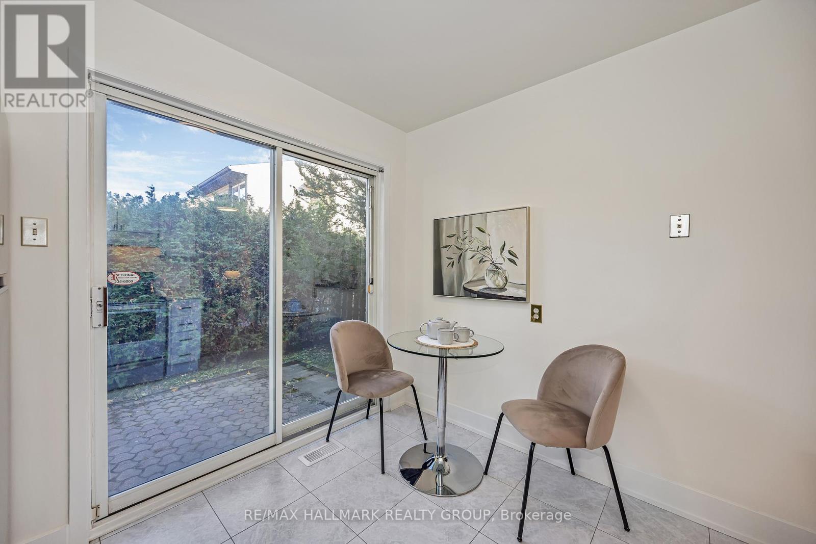 698 Malibu Terrace, Ottawa, Ontario  K2C 3T8 - Photo 17 - X12494194